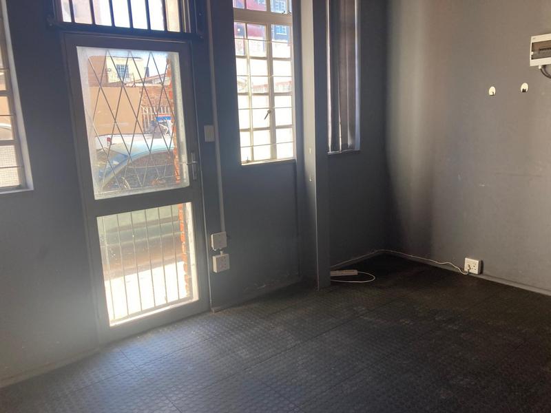 To Let Commercial Property for Rent in North End Eastern Cape